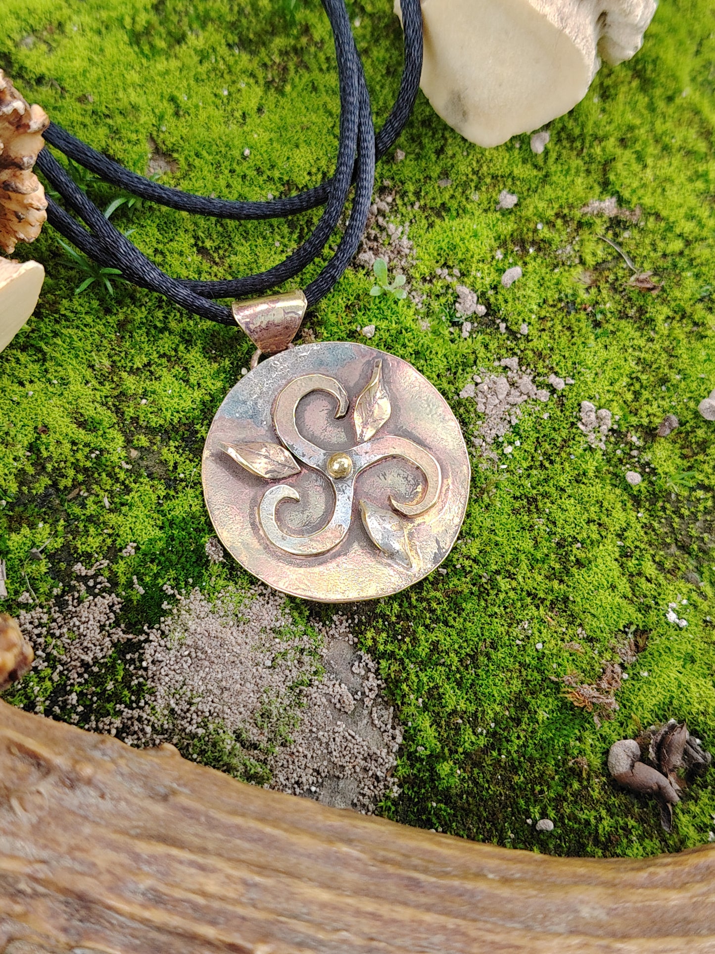COLLANA TRISKELE